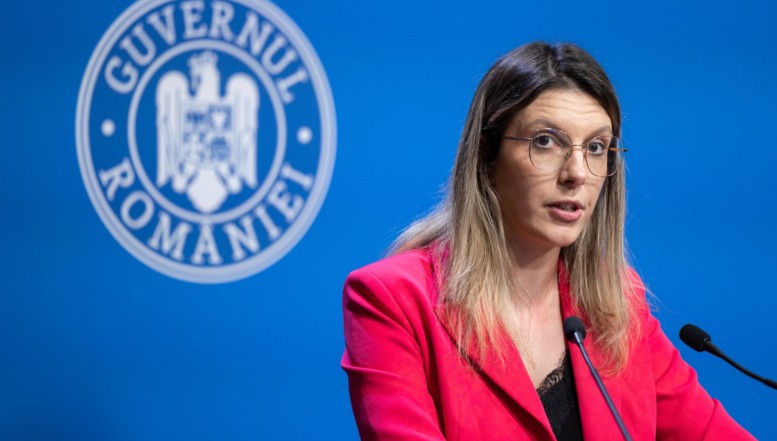 Diana Buzoianu: toate deciziile care au provocat criza apei au fost luate de oameni puși de PSD. Ministrul avertizează că va sesiza și Parchetul General în funcție de concluziile Corpului de Control. Patroana de coafor a fost zburată din funcția de „manager” al companiei care produce apa potabilă pentru Prahova