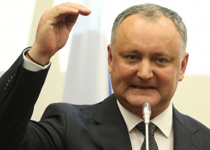 Rusofilul Dodon recunoaște oficial: vrea învestirea unui guvern pentru a evita alegerile parlamentare anticipate. În timp ce criza se adâncește, cei mai prolifici infractori ai Moscovei sunt spălați în Parlamentul de la Chișinău