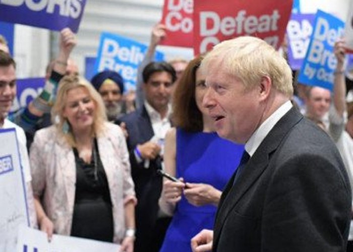 Nebunia lui Boris Johnson complică lucrurile în Marea Britanie. Irlanda îl critică dur. Scoția amenință cu independența