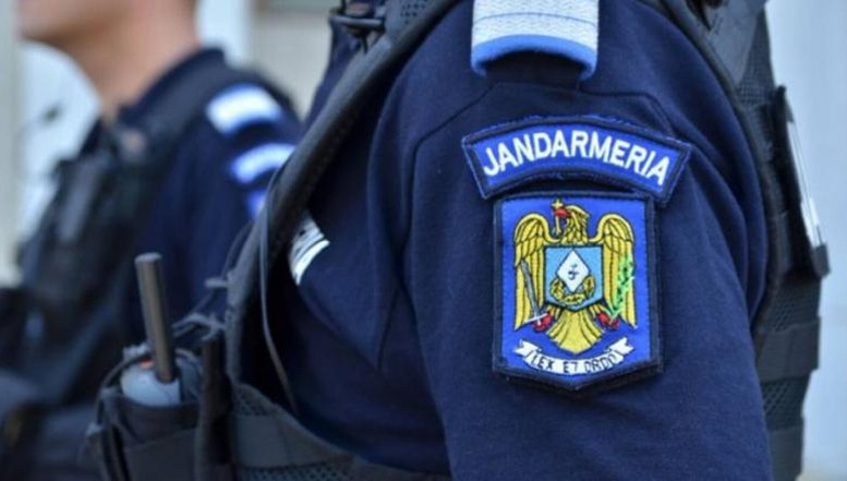Un copil de 13 ani, victima incompetenței autorităților române. Un jandarm a asistat pasiv în timp ce minorului i-a fost furat telefonul