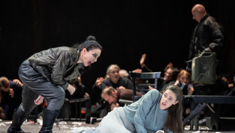 "Nabucco" la Teatrul de Operă din Bonn – când muzica salvează spectacolul