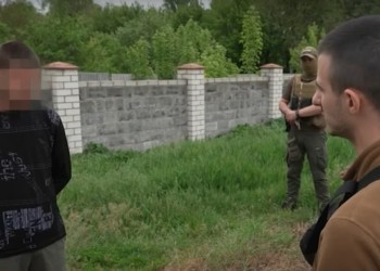 VIDEO Și-a trădat țara pentru suma de 80 de lei. O operațiune SBU de reținere a unui ucrainean recrutat de ruși pe social media a fost filmată de o echipă CNN: "Rachetele invadatorilor vin la coordonatele care sunt transmise de astfel de criminali"