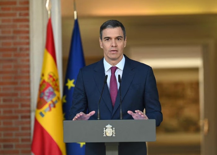 Elon Musk îl jignește repetat pe X pe premierul Spaniei, Pedro Sanchez, care a anunțat că vrea să interzică minorilor sub 16 ani accesul în rețelele de socializare și să-i considere direct responsabili pe directorii de platforme pentru încălcări ale legii care au loc în mediul virtual găzduit de aceștia