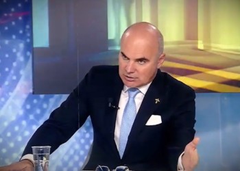 VIDEO. Rareș Bogdan revine la Realitatea Plus, televiziune care promovează agresiv delirurile lui Călin Georgescu, susținând că ar fi „președintele ales” / Europarlamentarul PNL încă nu a clarificat cum de campania de pe Tik Tok, plătită de partidul său, a ajuns să-l promoveze pe candidatul pro-rus