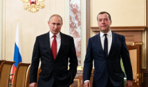 Putin și Medvedev amenință țările europene că vor confisca navele care transportă mărfuri "în interesul inamicului". Ce sancțiuni au provocat iritare în rândul tiranilor de la Moscova