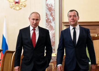 Putin și Medvedev amenință țările europene că vor confisca navele care transportă mărfuri "în interesul inamicului". Ce sancțiuni au provocat iritare în rândul tiranilor de la Moscova