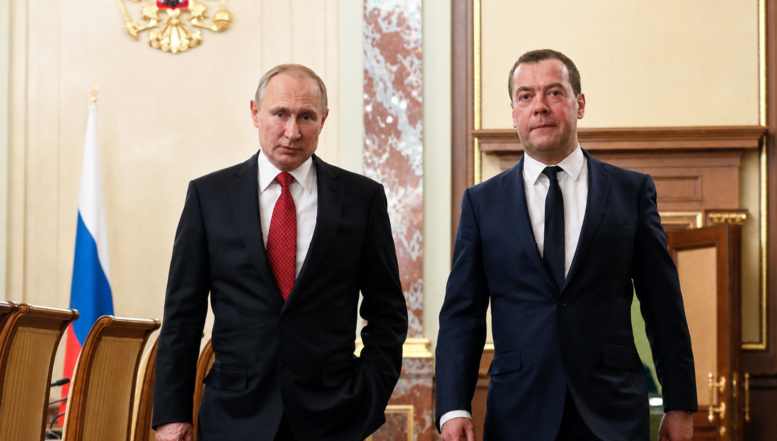 Putin și Medvedev amenință țările europene că vor confisca navele care transportă mărfuri "în interesul inamicului". Ce sancțiuni au provocat iritare în rândul tiranilor de la Moscova