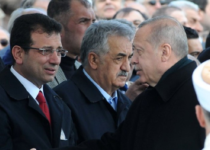 În Turcia a reînceput prigoana opozanților. Sunt vizați oameni din subordinea primarului din Istanbul, Ekrem İmamoğlu, omul care l-ar putea zdrobi pe despotul Erdogan în alegerile din 2023