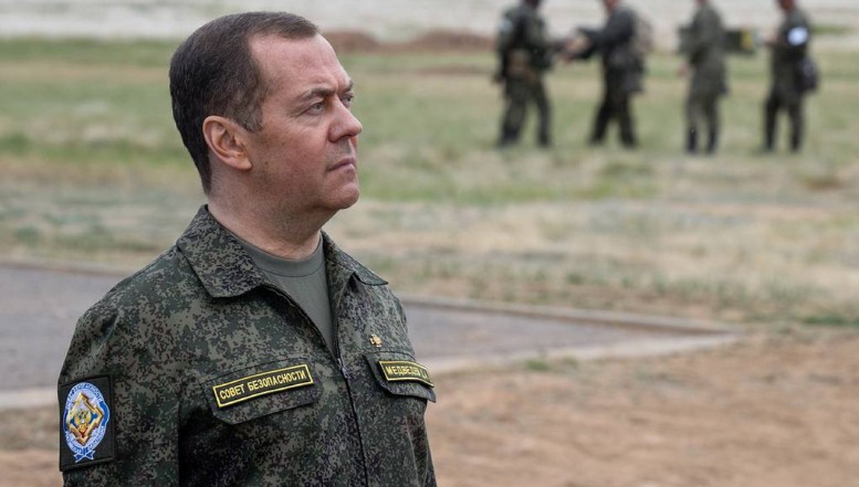 Medvedev confirmă un adevăr ce a deprins un caracter axiomatic: Rusia NU dorește pacea. Festival de afirmații genocidare făcute de fostul președintele al Rusiei, care amenință că Moscova va relua războiul împotriva a "absolut orice este Ucraina", indiferent de deciziile ce se vor lua la nivelul lumii libere