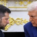 Trump îl compară pe Zelenski cu P.T. Barnum, întemeietorul unui renumit circ din Statele Unite. Și îl acuză pe Biden că ar fi periclitat rezervele de armament americane, oferind Ucrainei arme gratis
