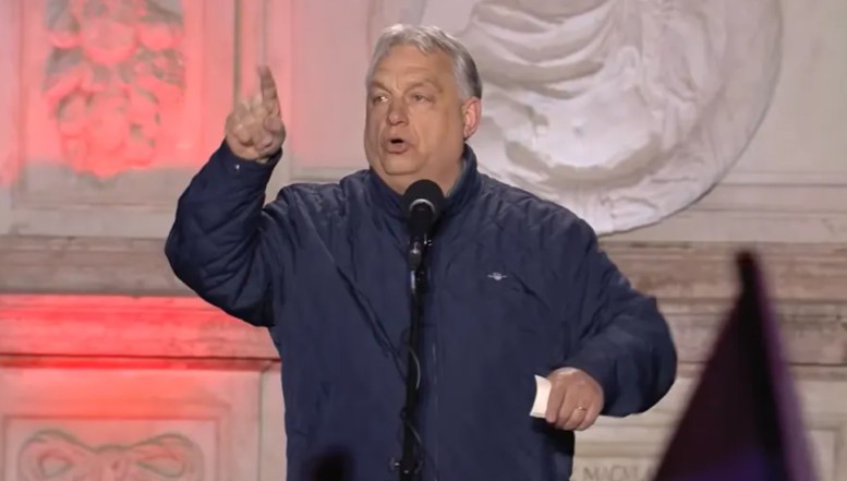 Ministrul de Externe al Poloniei îi dă o replică premierului ungar după ce acesta s-a certat cu mulțimea care îl huiduia: "De fapt, Viktor Orbán dorește să continue să cumpere petrol rusesc și astfel să trimită bani maghiari la Moscova"