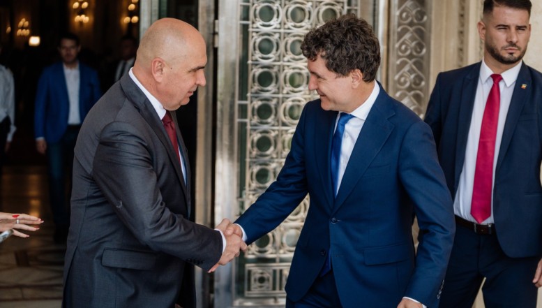 VIDEO. Cei mai importanți politicieni ai României fug de responsabilitate în ce privește justiția, lăsându-i singuri pe magistrații curajoși care au expus abuzuri, interferențe în favoarea infractorilor și fapte grave de corupție. Ilie Bolojan afirmă că vrea stabilitate și că nu-l poate pedepsi pe Cătălin Predoiu pentru greșeli din trecut