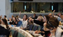România riscă să rămână fără fonduri europene din cauza deficitului excesiv. Analist: „Economia privată supraviețuiește, problema este în sectorul public” / România are, în prezent, 14.000 de instituții publice. Nicușor Dan: „Ministerul Agriculturii are câte ȘAPTE deconcentrate în fiecare județ și nu e logic să existe un așa număr”