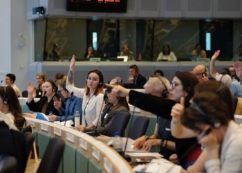 România riscă să rămână fără fonduri europene din cauza deficitului excesiv. Analist: „Economia privată supraviețuiește, problema este în sectorul public” / România are, în prezent, 14.000 de instituții publice. Nicușor Dan: „Ministerul Agriculturii are câte ȘAPTE deconcentrate în fiecare județ și nu e logic să existe un așa număr”