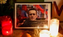 Alexei Navalnîi va fi înhumat, pe 1 martie, la Moscova. Cum s-a războit criminalul Vladimir Putin vreme de două săptămâni cu un trup neînsuflețit și o mamă îndurerată