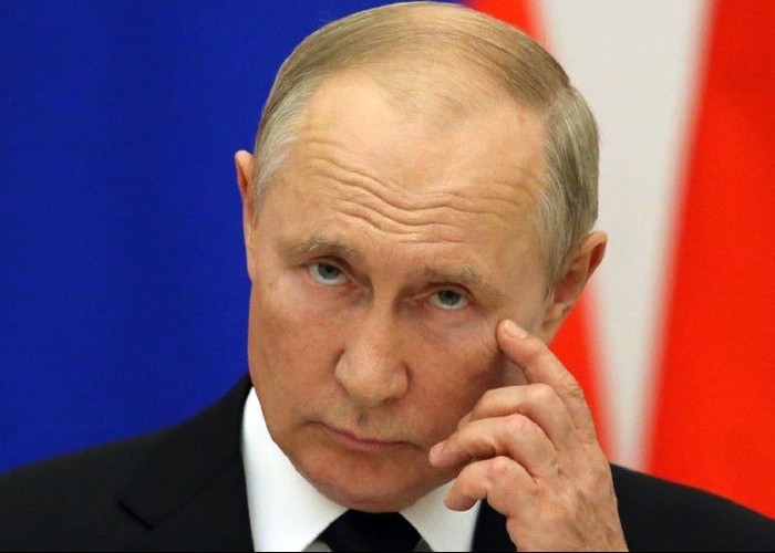 Serghei Jirnov, fost ofițer KGB, îl nimicește pe Putin: Era atât de limitat mintal încât a rezistat un singur an la Institutul KGB Andropov. Apoi a devenit spion inutil la Dresda, nu la Berlin, așa cum minte
