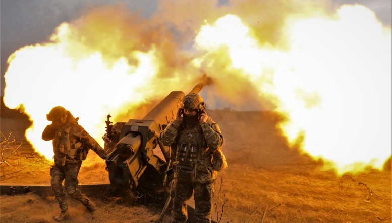 Situația de pe frontul din Ucraina este "destul de complicată". Rușii continuă să atace în timp ce contraofensiva ucraineană înregistrează succese limitate