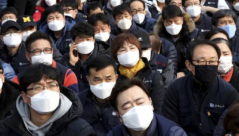 China, devastată de coronavirus: numărul morților crește, autoritățile îndeamnă la amânarea nunților și la înmormântări expeditive