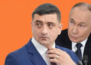 VIDEO. O culme a rusofiliei și a ticăloșiei: propaganda AUR amenință că, dacă Simion va câștiga, le va suspenda cetățenia românească zecilor de mii de basarabeni care îl votează pe Nicușor Dan și îi va interzice accesul Maiei Sandu în România. Simion vrea reinstalarea sârmei ghimpate pe Prut încă înainte de a ajunge la Cotroceni