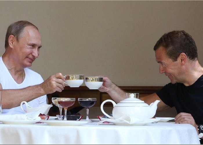 CUTREMUR la Kremlin: Dmitri Medvedev sare la beregata lui Putin, oficial, în văzul întregii Rusii! Acuzații grave. Cea mai mare problemă a lui Putin