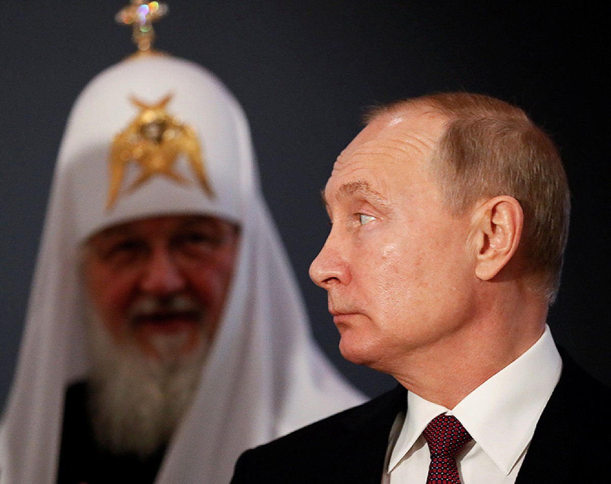 Cine are obrăznicia de a da ”lecții” de ”ortodoxism”? Chiar Biserica KGB-istă Rusă! În condițiile în care, rușii au rămas vreme de 70 de ani nebotezați și necununați, ca păgânii care nu știu de Mântuitorul Hristos