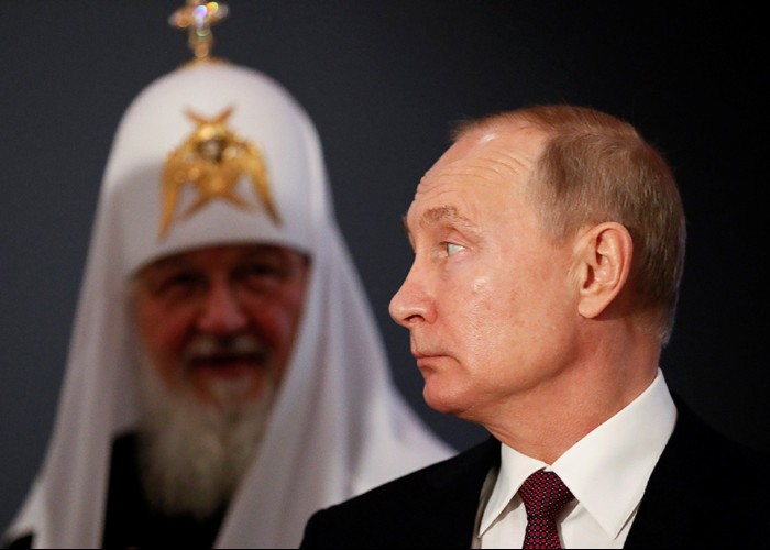 Cine are obrăznicia de a da ”lecții” de ”ortodoxism”? Chiar Biserica KGB-istă Rusă! În condițiile în care, rușii au rămas vreme de 70 de ani nebotezați și necununați, ca păgânii care nu știu de Mântuitorul Hristos