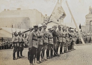 10 mai 1920: Ziua Națională a Regatului României a fost sărbătorită și în Siberia, la Vladivostock! EROII Legiunii de Vânători Transilvăneni-Bucovineni, pe care bolșevicii au supranumit-o ”Divizia Sălbatică”. GALERIE FOTO