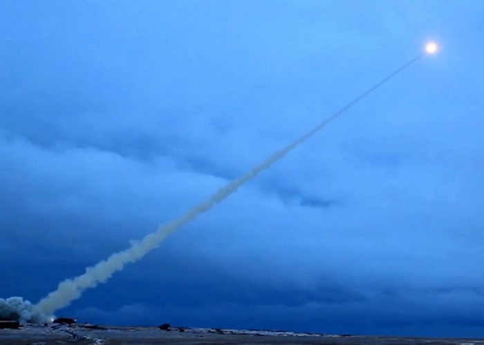 Vladimir Putin susține că Rusia a testat cu succes racheta cu propulsie nucleară Burevestnik, supranumită de NATO „Cernobîlul zburător”, după ce numeroase teste anterioare au eșuat lamentabil, provocând victime în rândul rușilor