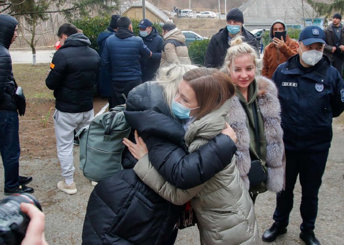 FOTO / SONDAJUL care demolează propaganda rusă: 60% dintre cetățenii R.Moldova sunt de acord ca refugiații ucraineni să primească cetățenia moldovenească. 57% ar accepta refugiați acasă. 81% vor să li se dea locuri de muncă