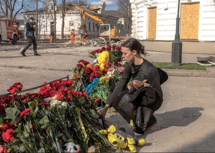 Analiză. Atacurile rusești cu multe victime civile ucrainene nu sunt „o greșeală”. Sunt o strategie bine organizată de hoarda criminală de la Kremlin