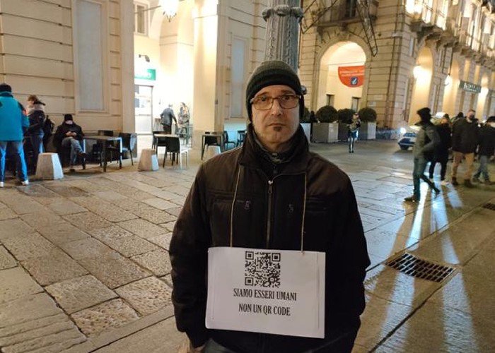 România, pe cale să devină „paradisul” europenilor care refuză vaccinarea. Italianul Michele Mancini a rămas șomer, după ce a respins vaccinul anti-COVID, și spune că ar emigra în România