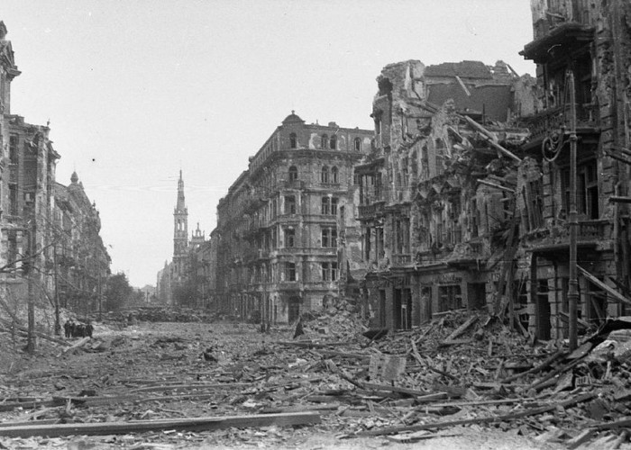 Polonia și Grecia vor deschiderea discuțiilor cu Germania pentru plata pagubelor produse de armata nazistă în timpul celui de Al Doilea Război Mondial. Bucureștiul nu pare interesat de subiect