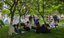 VIDEO. Studenții de la Universitatea București au instalat o „tabără” pro-palestiniană, cu corturi și steaguri, în grădina Rectoratului / „Studenții cer ca Universitatea din București să înceteze orice fel de colaborare cu Israelul sau cu instituții din Israel”