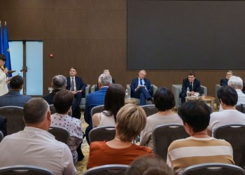 Nicușor Dan s-a întâlnit la Odesa cu etnci români din sudul Ucrainei. Liderul de la Cotroceni a aflat cele mai stringente probleme cu care se confruntă aceștia: lipsa Consulatului României de la Odesa, închis în contextul războiului, și accesul la educație în limba română