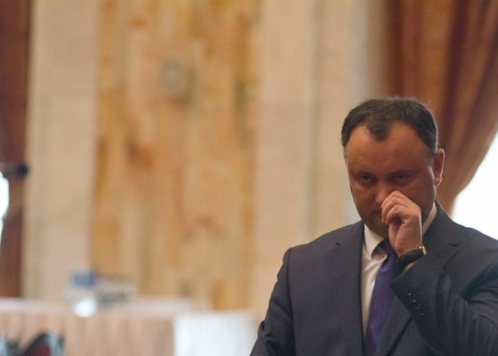 Penalul Igor Dodon, susținut de MAFIA plăcuțelor de înmatriculare diplomatice. Serafim Urechean, cel mai corupt primar al Chișinăului, și odrasla sa, Vitalie