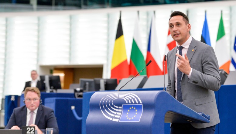 Europarlamentarul Vlad Gheorghe, după ce i-au fost respinse cererile de renumărare a voturilor: „Nu rămâne așa! Mergem în instanță! Voi sesiza toate instituțiile cu atribuții în domeniu din România și UE” / Elena Lasconi anunță, la RFI, că eurodeputatul independent ar putea reveni curând în USR