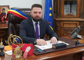 Percheziții DNA și la Primăria Sectorului 5 într-un dosar de corupție conectat cu domeniul imobiliar / Sunt vizați apropiați ai familiei Piedone, city managerul Iulian Cârlogea și arhitectul șef Robert Mihai Bașca