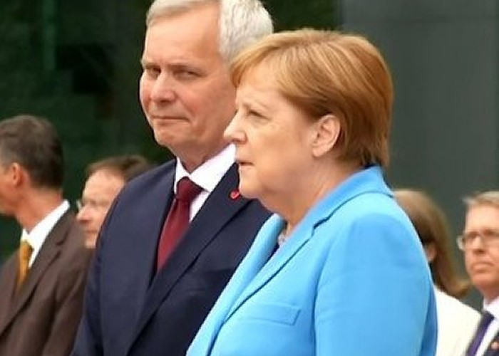 VIDEO A treia criză de tremurături a Angelei Merkel în mai puțin de o lună. Cancelarul Germaniei se afla la o întâlnire cu premierul finlandez