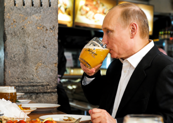 Hoardele lui Putin încearcă să provoace o criză alimentară în Ucraina, bombardând sistematic depozitele de mărfuri. Ce spune un oficial ucrainean despre magnitudinea acestei campanii ofensive pe care o poartă armata rusă împotriva civililor ucraineni