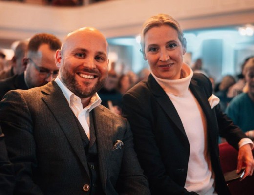 Victorie istorică pentru AfD într-un land din vestul Germaniei. Liderul regional al AfD este deputatul pro-rus Markus-Cornel Frohnmaier, un tânăr extremist de origine română, abandonat de părinții naturali într-un orfelinat din Craiova și adoptat apoi de o familie de nemți