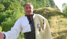 Artistul Nicolae Furdui Iancu va urca pe scenă la ”Serbările Memoriei”, în Munții Apuseni! Un eveniment dedicat memoriei partizanilor anticomuniști din Gruparea ”Șușman” de la Răchițele. Detaliile