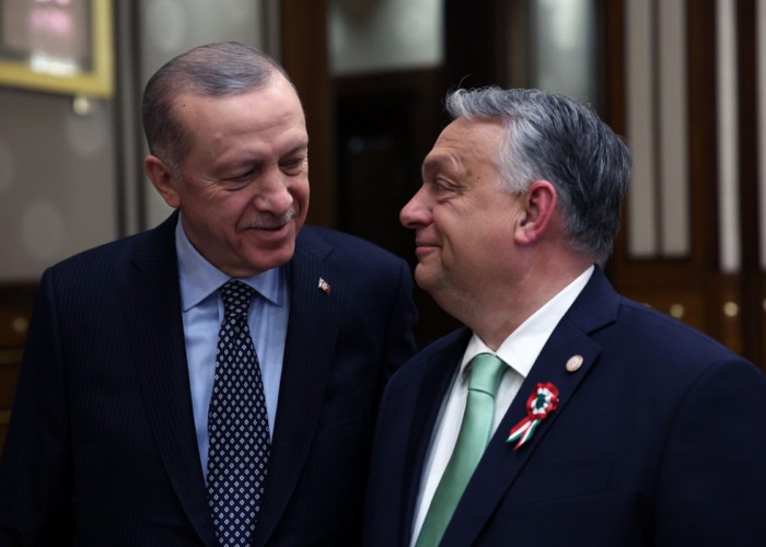 VIDEO. Autocratul de la Budapesta, în relații tot mai tandre cu dictatorul de la Ankara. Orban susține că nu-și poate imagina noua structură de securitate a Europei fără Turcia