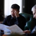 Analiză sociologică: În contextul războiului, ucrainenii dau dovadă de coeziune socială, pronunțându-și susținerea pentru Zelenski și ceilalți decidenți-cheie. Pe de altă parte, poporul ucrainean nu oferă un cec în alb, revoltându-se, inclusiv prin proteste stradale, atunci când sunt luate hotărâri controversate. Ce arată sondajele