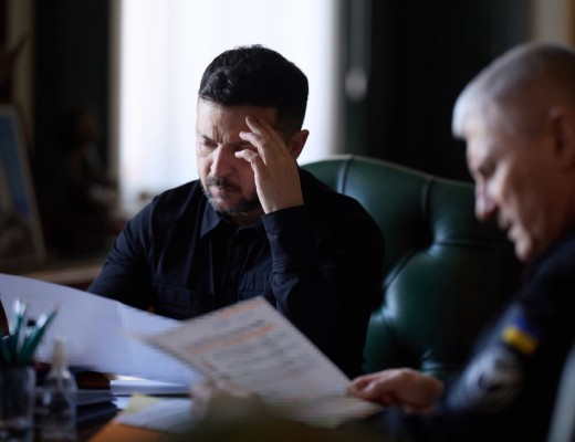 Analiză sociologică: În contextul războiului, ucrainenii dau dovadă de coeziune socială, pronunțându-și susținerea pentru Zelenski și ceilalți decidenți-cheie. Pe de altă parte, poporul ucrainean nu oferă un cec în alb, revoltându-se, inclusiv prin proteste stradale, atunci când sunt luate hotărâri controversate. Ce arată sondajele