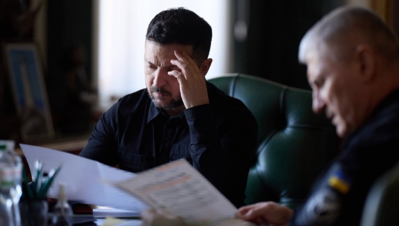 Analiză sociologică: În contextul războiului, ucrainenii dau dovadă de coeziune socială, pronunțându-și susținerea pentru Zelenski și ceilalți decidenți-cheie. Pe de altă parte, poporul ucrainean nu oferă un cec în alb, revoltându-se, inclusiv prin proteste stradale, atunci când sunt luate hotărâri controversate. Ce arată sondajele