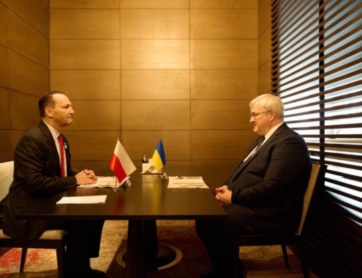 Radosław Sikorski, ministrul de Externe al Poloniei și unul dintre marii susținători ai Kievului, are o poziție sinceră în privința integrării în Uniunea Europeană: Ucraina nu va putea să adere în 2027 din cauza lipsei unor reforme cheie