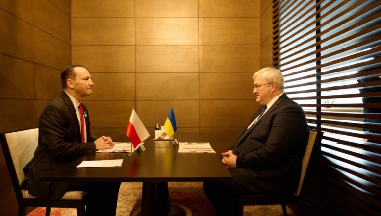 Radosław Sikorski, ministrul de Externe al Poloniei și unul dintre marii susținători ai Kievului, are o poziție sinceră în privința integrării în Uniunea Europeană: Ucraina nu va putea să adere în 2027 din cauza lipsei unor reforme cheie