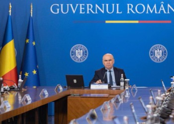 VIDEO Ilie Bolojan anunță reduceri importante în sectorul bugetar! „Vom avea reduceri de zeci de mii de posturi în tot aparatul central și local” / „Toate instituțiile publice trebuie să-și facă reducerea de personal de 10%, de la Televiziunea Română, de exemplu, până la celelalte autorități, la ministere etc”
