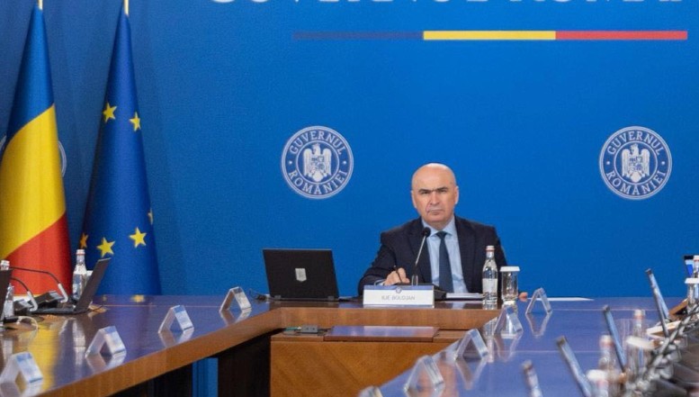 VIDEO Ilie Bolojan anunță reduceri importante în sectorul bugetar! „Vom avea reduceri de zeci de mii de posturi în tot aparatul central și local” / „Toate instituțiile publice trebuie să-și facă reducerea de personal de 10%, de la Televiziunea Română, de exemplu, până la celelalte autorități, la ministere etc”