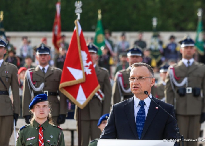 Președintele Poloniei declară că vrea desfășurarea de arme nucleare franceze pe teritoriul țării sale